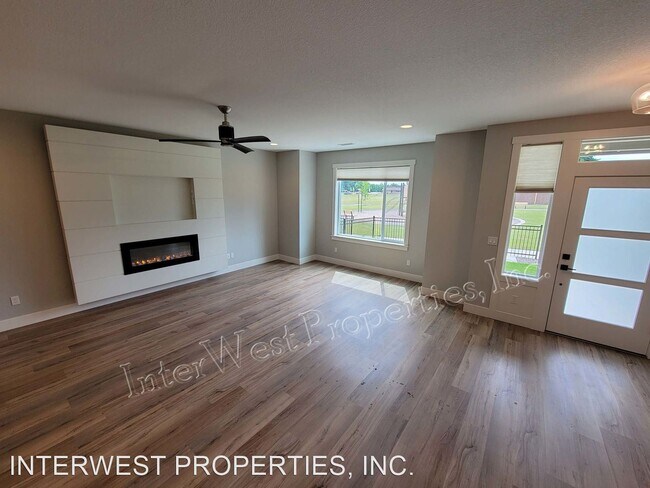 Building Photo - 3 br, 2.5 bath House - 10910 NE 119TH PL