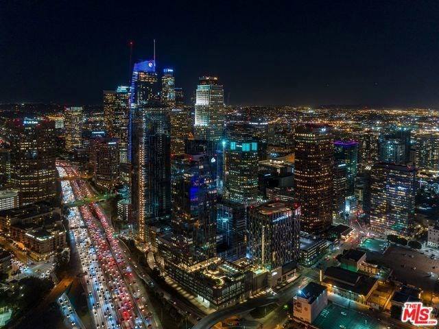 ALQUILER DE LUJO AMUEBLADO EN EL CORAZÓN DE DTLA - 889 Francisco St