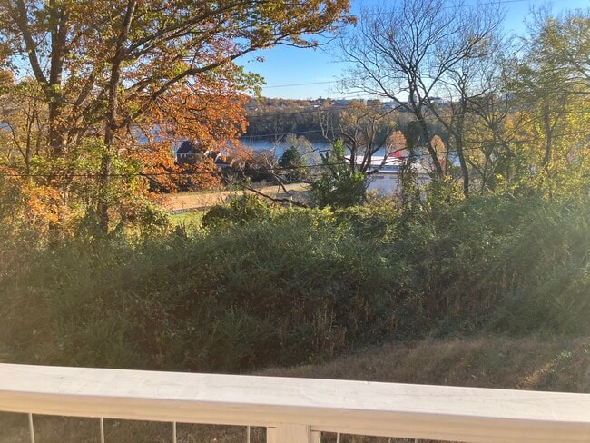 Building Photo - 100 Island Ave