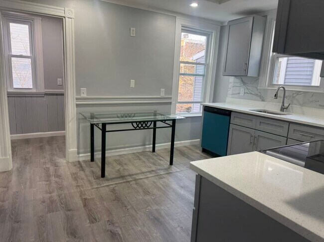 Foto del edificio - 43 Bradley St.