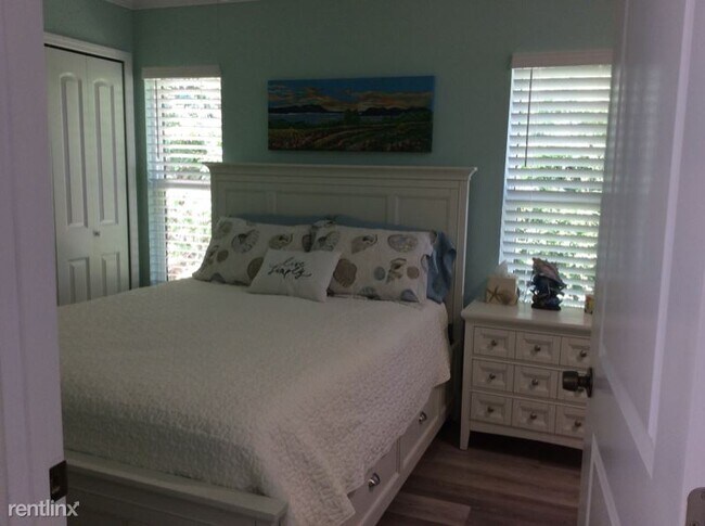 Building Photo - 3 br, 2.5 bath Townhome - 851 School Way,