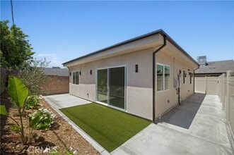 Building Photo - 10053 Amestoy Ave