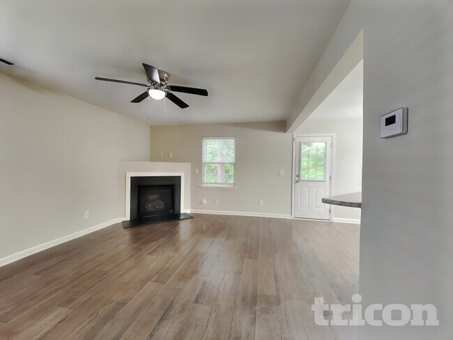 Building Photo - 705 Champion St