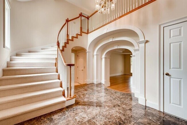 Foto del edificio - 200 River Bluff Pkwy