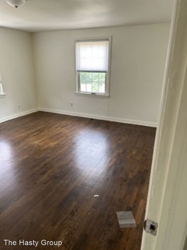 Building Photo - 2 br, 1 bath House - 5423 Swope Parkway
