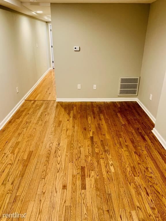 Foto del edificio - 1 br, 1 bath Apartment - 1632 S Charles St