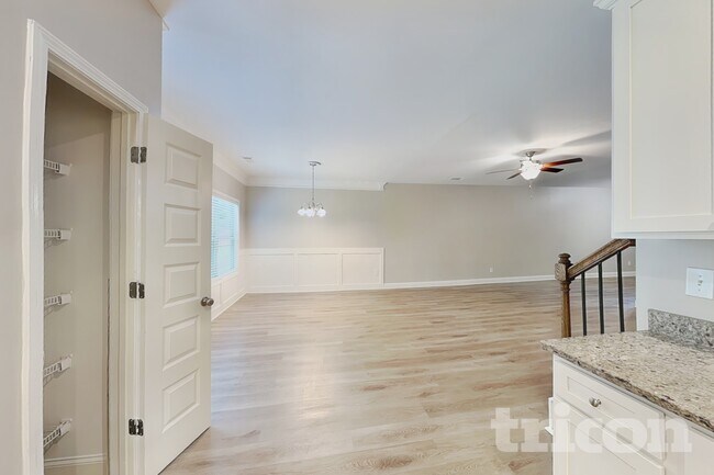 Foto del edificio - 821 Crescent Way