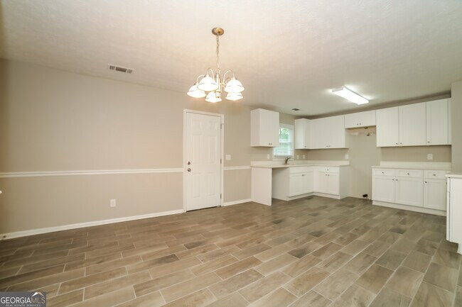 Foto del edificio - 8218 Lakeview Dr SW