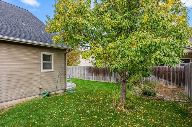 Building Photo - 11116 W Wild Iris St