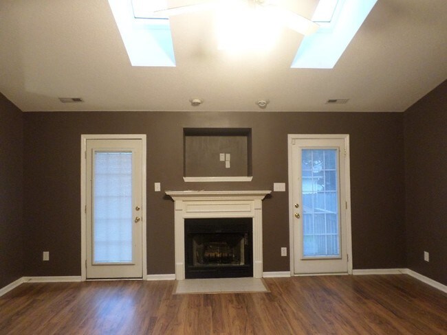 Building Photo - 403 Huff Dr