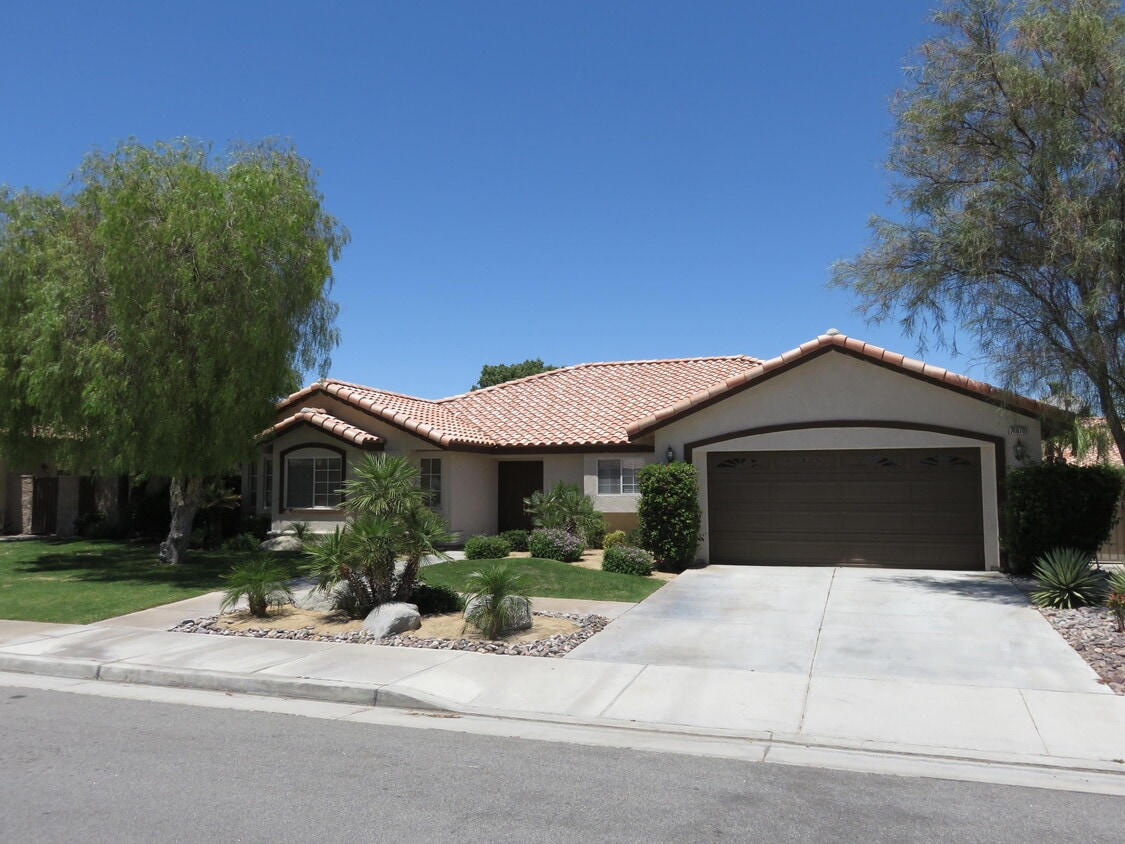 Primary Photo - 78670 Naples Dr