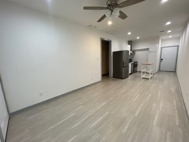 Foto del edificio - 5226 Ridgevan St