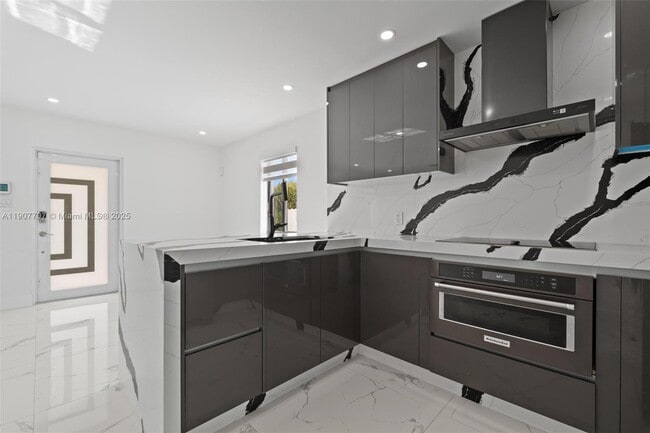 Building Photo - 8761 SW 34th St