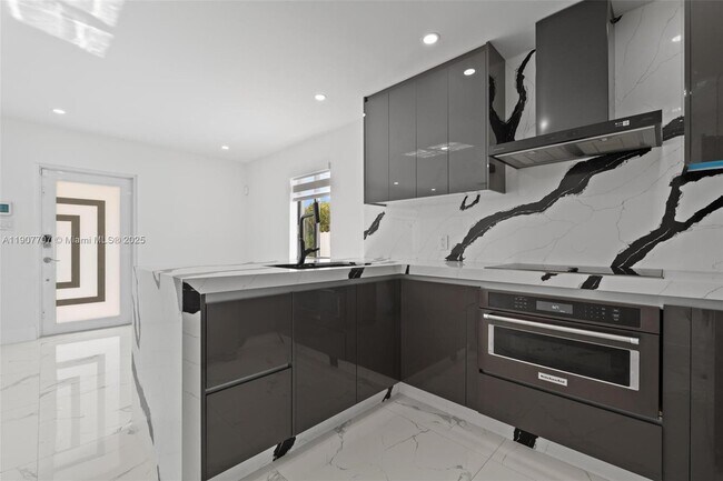 Foto del edificio - 8761 SW 34th St