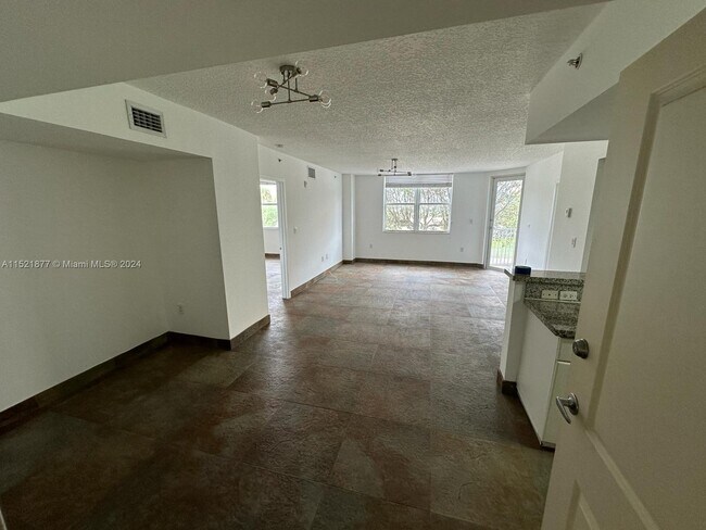 Building Photo - 1555 N Treasure Dr