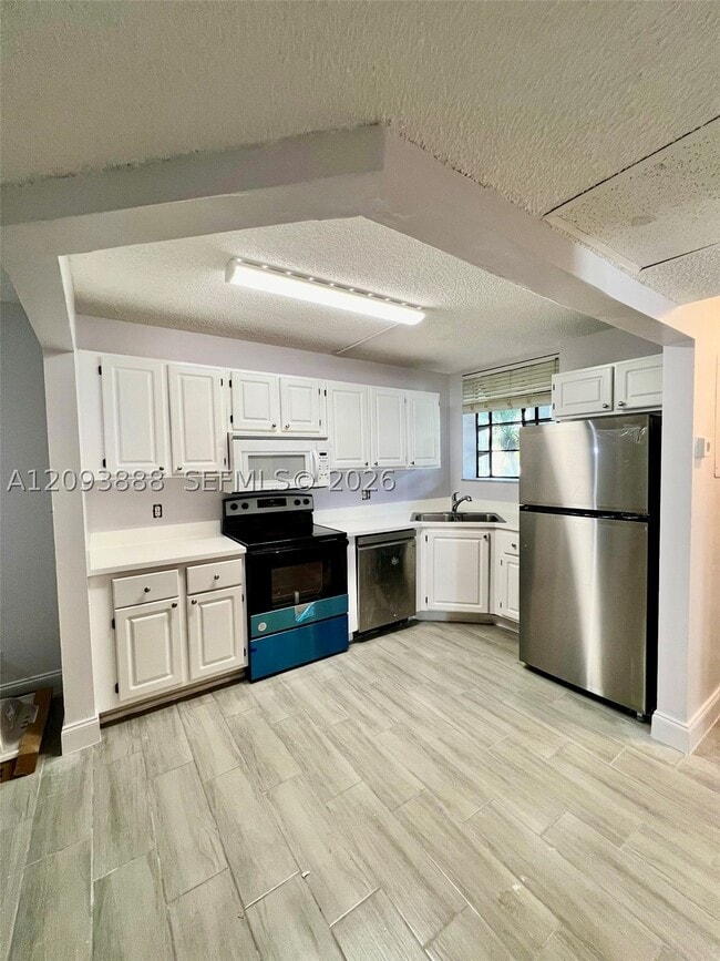 Building Photo - 1258 S Military Trail