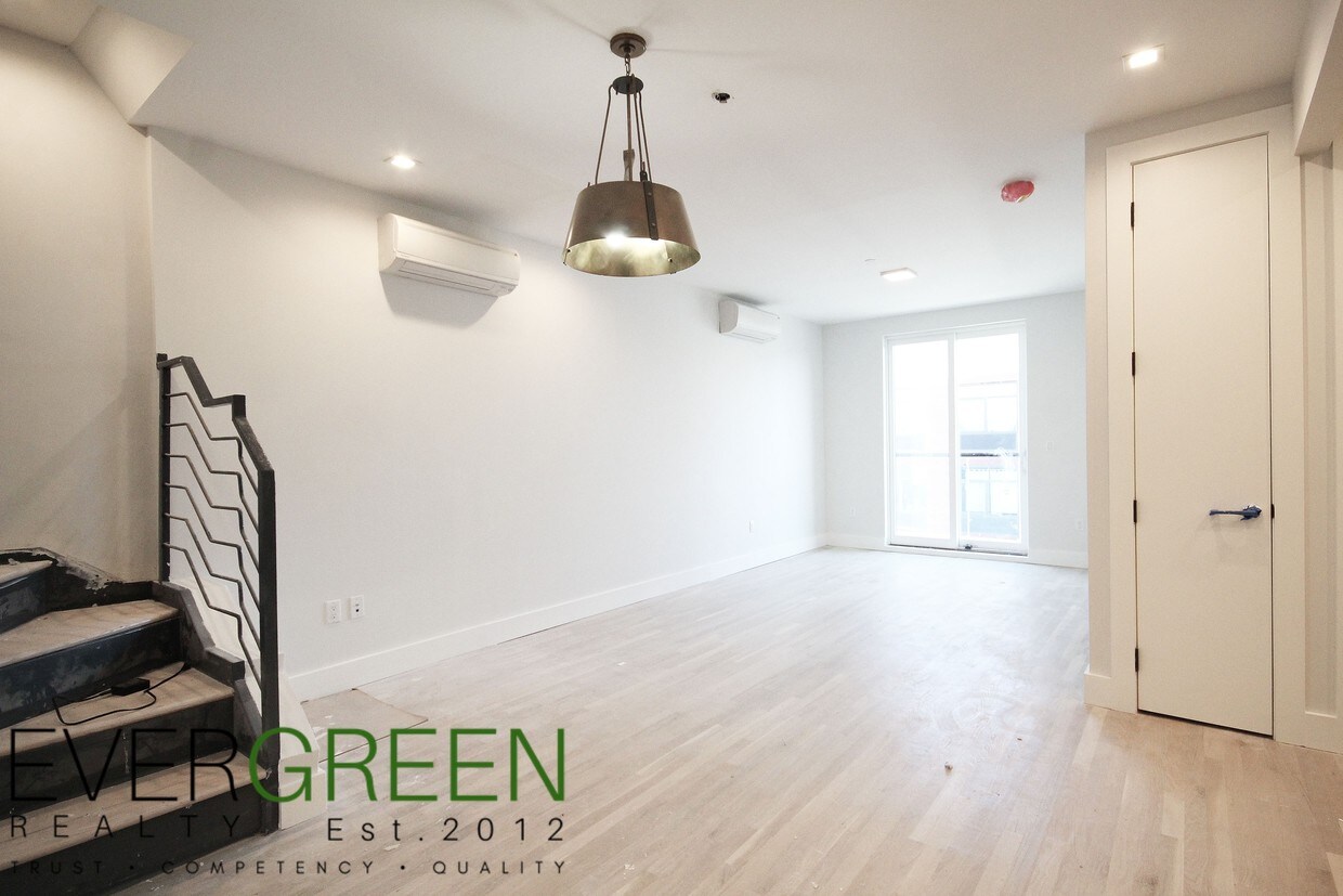 Foto principal - 111 Troutman St