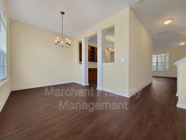 Building Photo - 447 Twist Cir