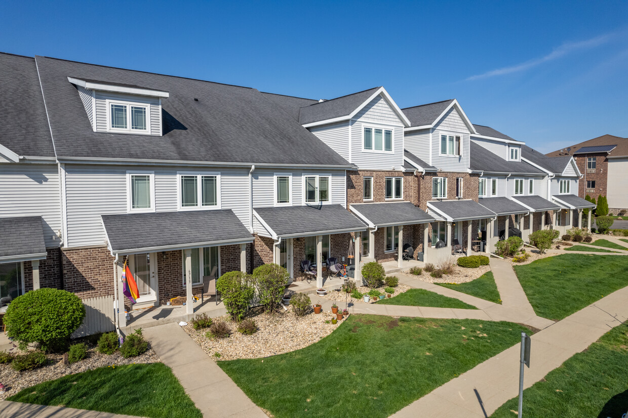 Primary Photo - Fairhaven Court Townhomes