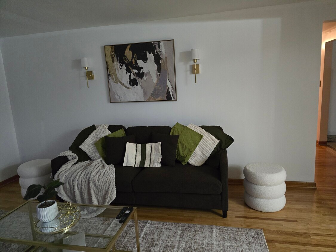 Foto del edificio - 44 Aurora Dr