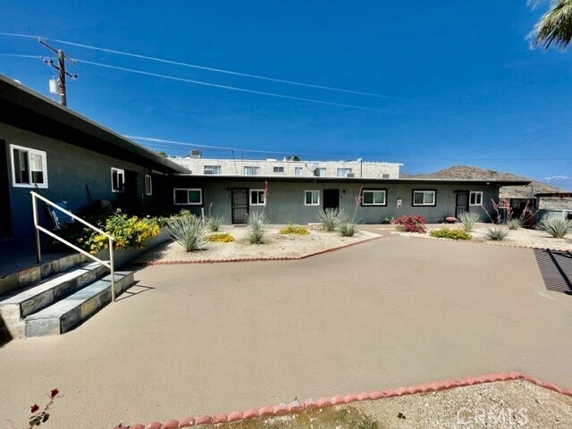 Building Photo - 36947 Melrose Dr