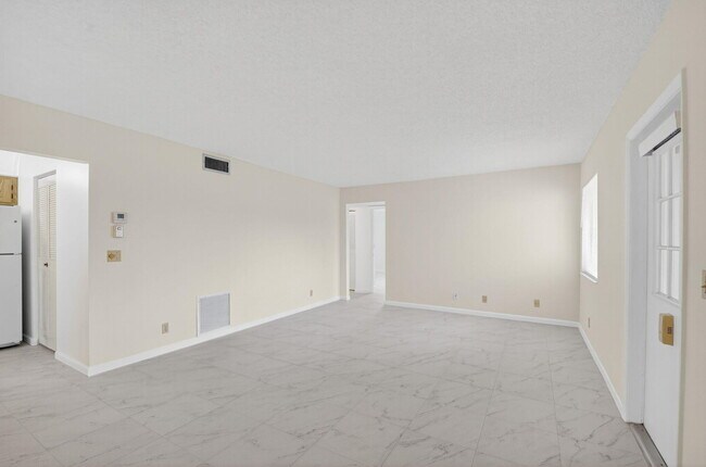 Foto del edificio - 416 Pine Glen Ln