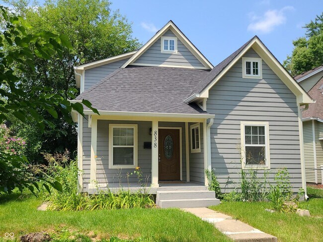Building Photo - 838 N Temple Ave