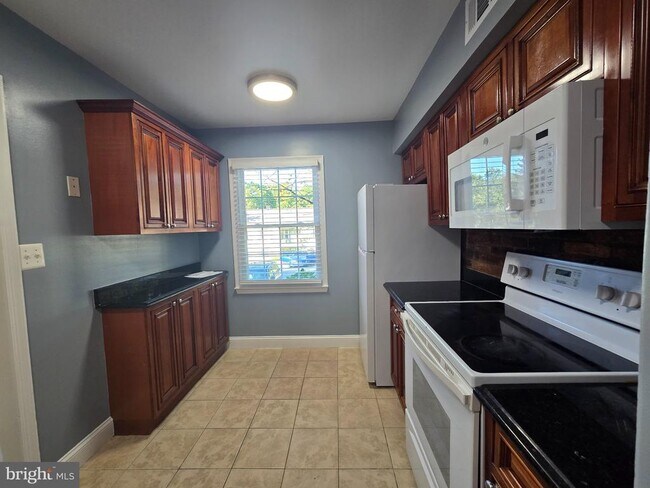 Foto del edificio - 8363 Dunham Ct