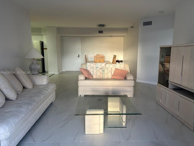 Building Photo - 3400 NE 192 St