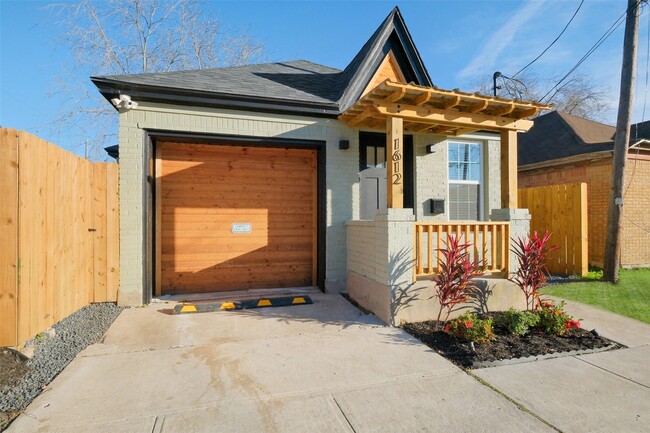 Building Photo - 1612 N 67th St