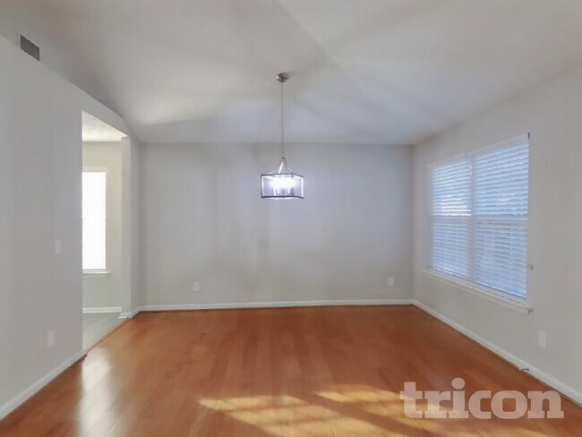 Foto del edificio - 2103 Academy Way