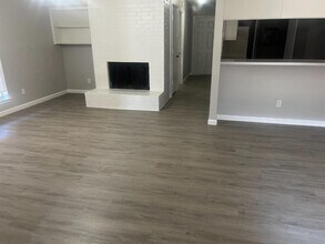Building Photo - 119-121 Wildwood Dr
