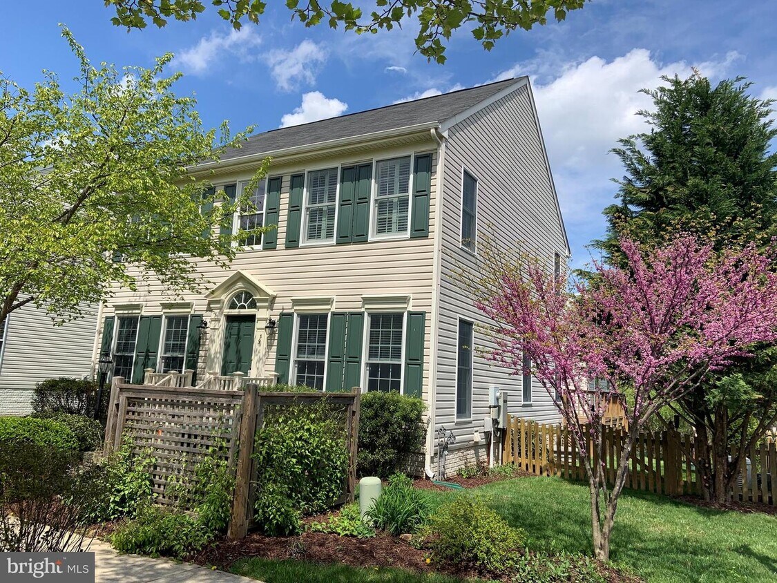 39 Stocks St, Lovettsville, VA 20180 House Rental in Lovettsville, VA