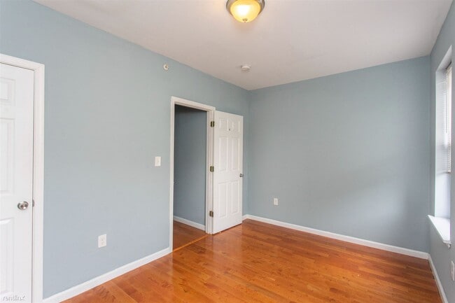 Building Photo - 4 br, 2 bath Duplex - 2016 N 18TH ST Unit B