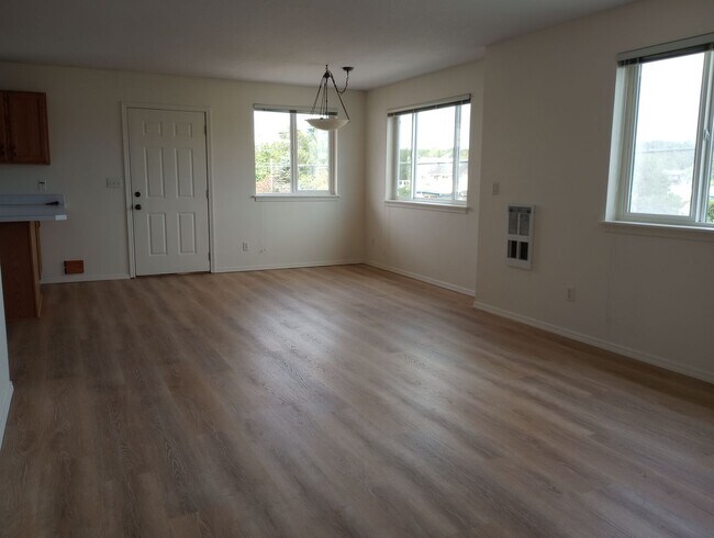 Building Photo - 4421 Sucia Dr