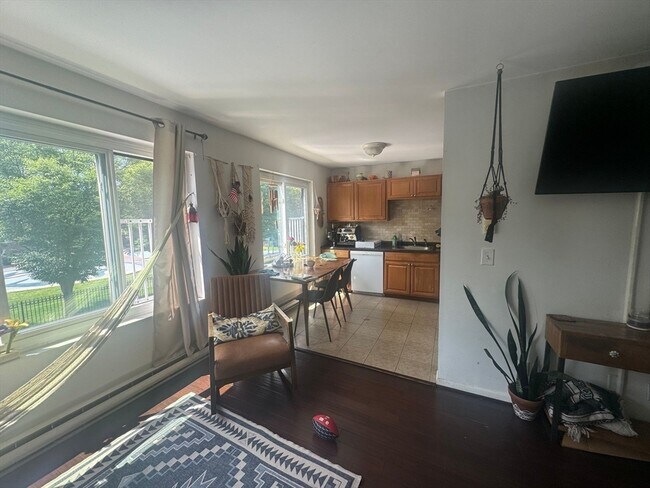 Foto del edificio - 128 Marginal St