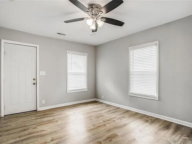 Foto del edificio - 5918 Anderson Ave