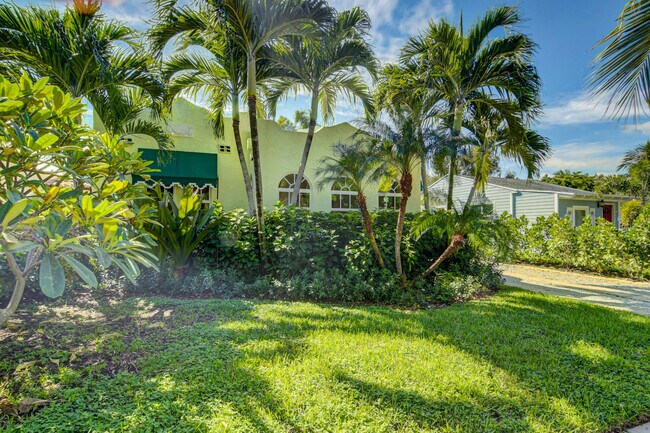 Building Photo - 822 Flamingo Dr