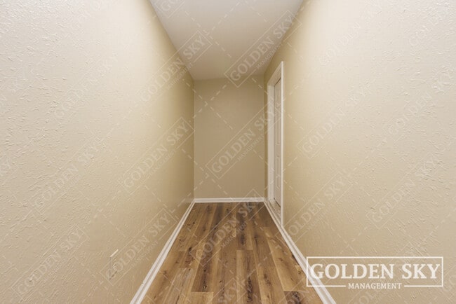 Foto del edificio - 1611 S Gharkey St