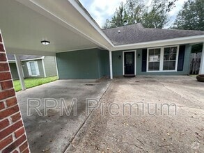 Building Photo - 522 Fawn Lake Dr