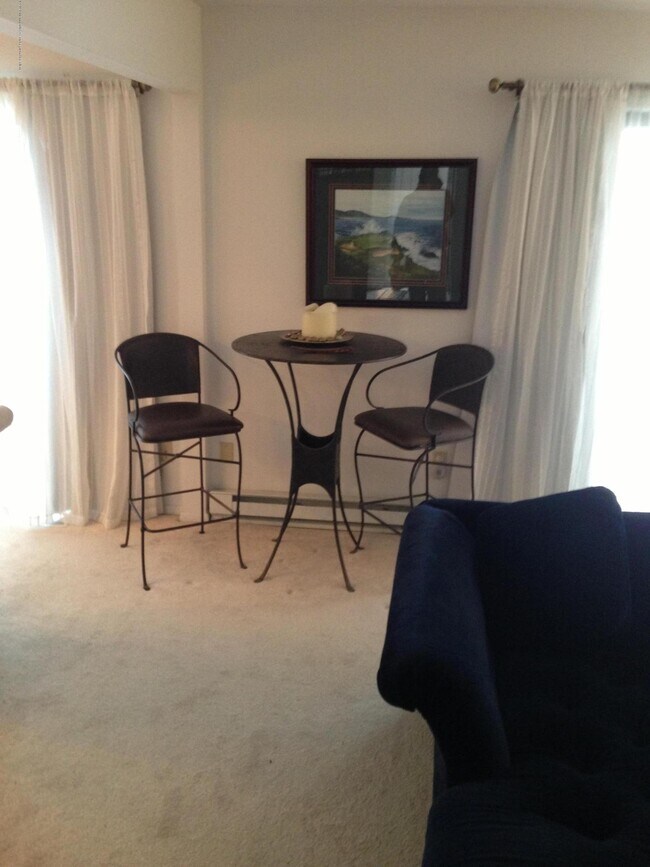 Foto del edificio - 44 Linden Ct