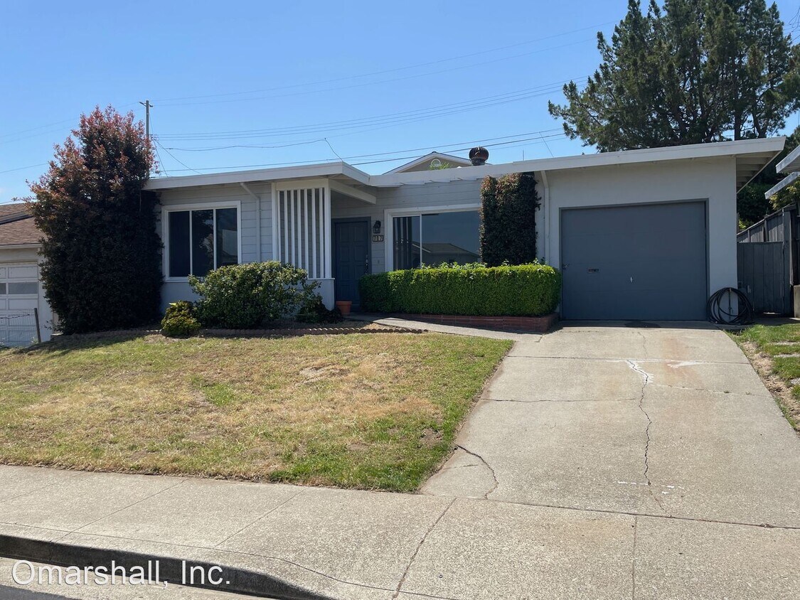Primary Photo - 3 br, 1 bath House - 707 Cedar Avenue