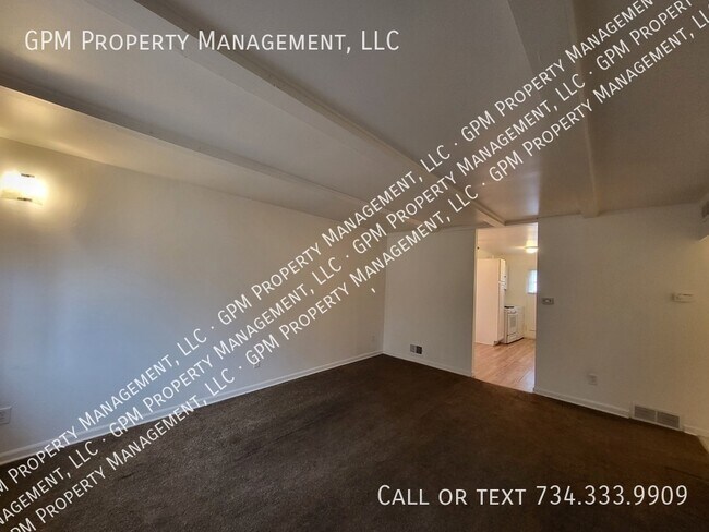 Building Photo - 8074 Clippert St