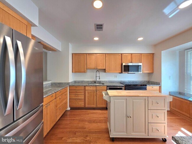 Foto del edificio - 5939 Heatherwood Ct