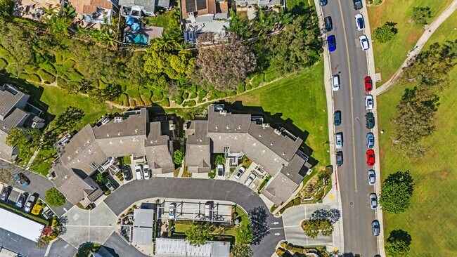 Foto del edificio - 13 Campton Pl