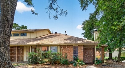 Building Photo - 12227 W Village Dr