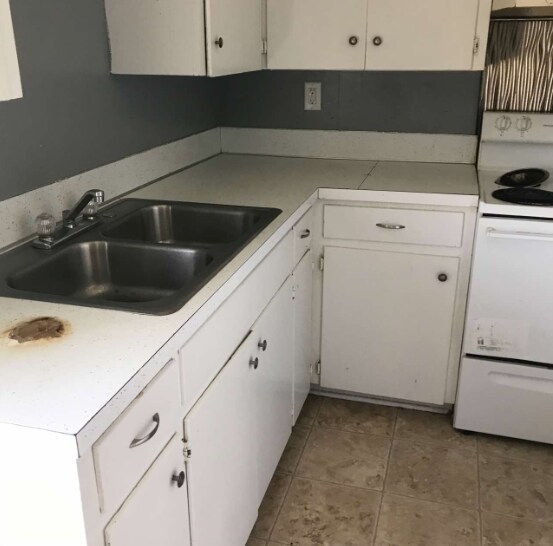 Foto del edificio - 407 Filhiol Ave