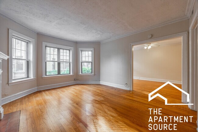 Foto del edificio - 925 Forest Ave