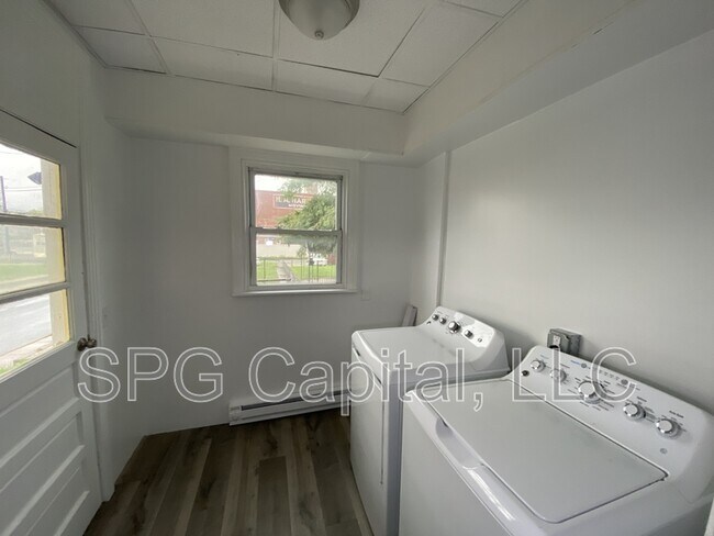 Building Photo - 297 2nd St