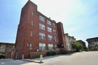 Building Photo - 2105 N Meridian St